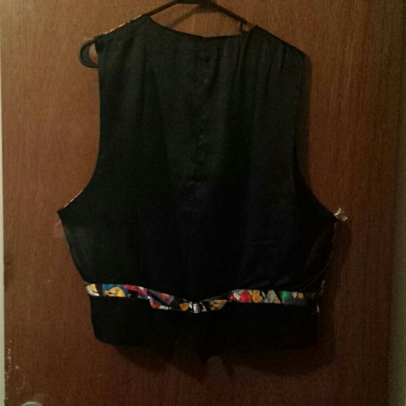 A Looney Tunes Silk Vest - Picture 2 of 2